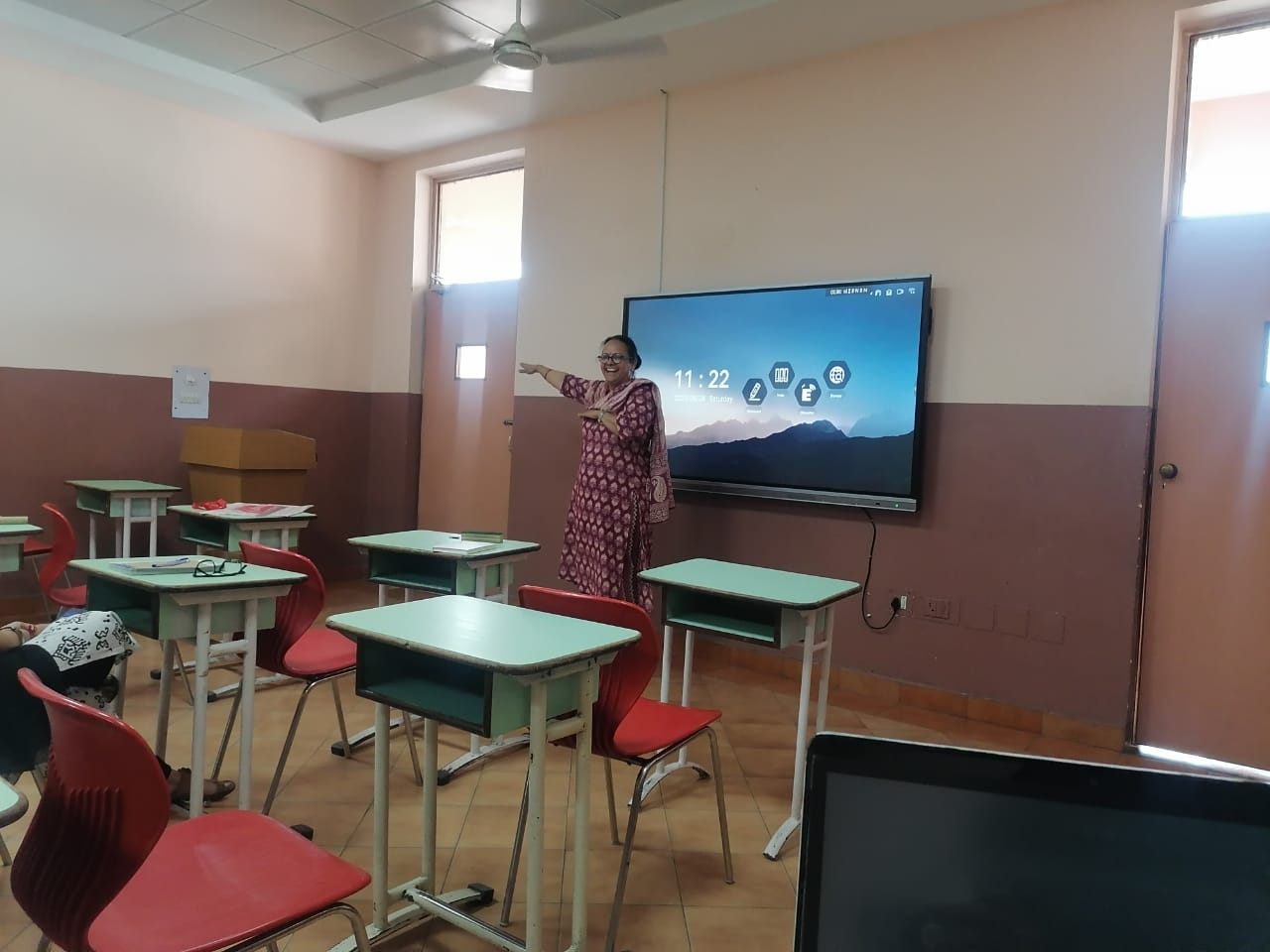 Elevating Classroom Excellence: A Micro-Teaching Session by the Mathematics Department